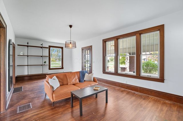 525 Gender Road, Canal Winchester, OH 43110