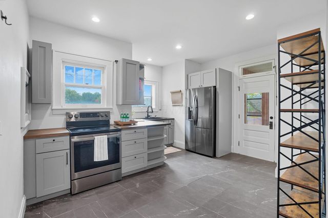 525 Gender Road, Canal Winchester, OH 43110