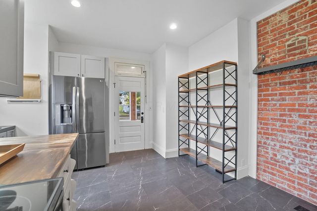 525 Gender Road, Canal Winchester, OH 43110