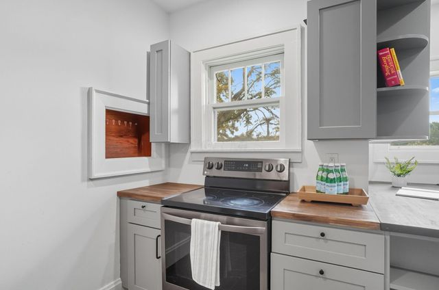 525 Gender Road, Canal Winchester, OH 43110