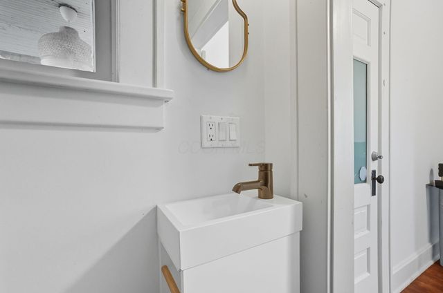 525 Gender Road, Canal Winchester, OH 43110