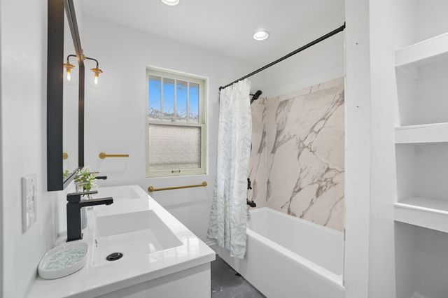 525 Gender Road, Canal Winchester, OH 43110