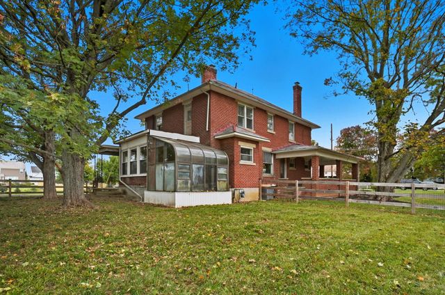 525 Gender Road, Canal Winchester, OH 43110