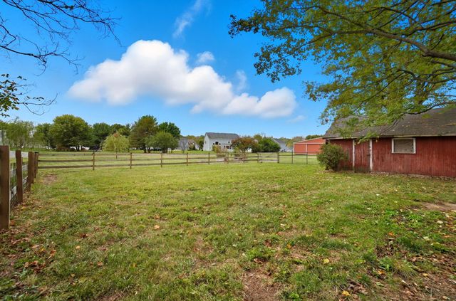 525 Gender Road, Canal Winchester, OH 43110