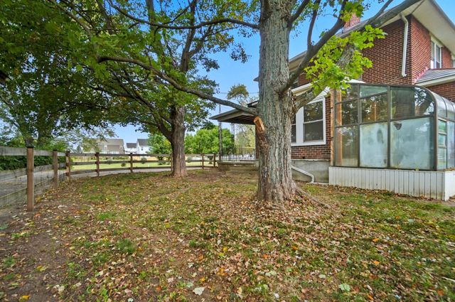 525 Gender Road, Canal Winchester, OH 43110