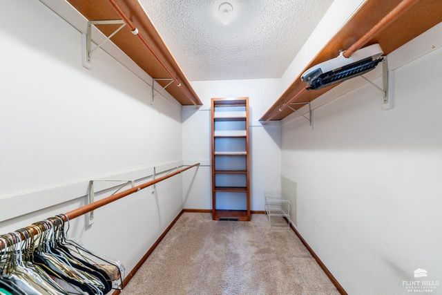 2113 Hillview Drive, Manhattan, KS 66502