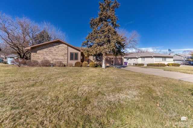 2113 Hillview Drive, Manhattan, KS 66502