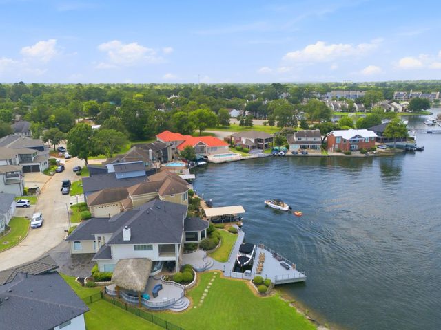 3822 Walden Estates Drive, Montgomery, TX 77356
