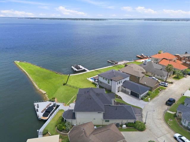 3822 Walden Estates Drive, Montgomery, TX 77356