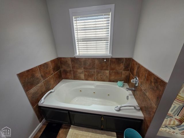 6024 Whitecliff Drive, Jonesboro, AR 72405