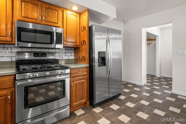 324 Michigan Avenue, Gladstone, MI 49837