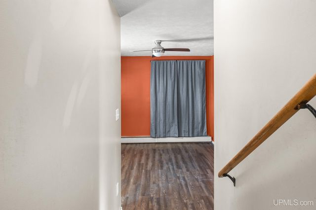 324 Michigan Avenue, Gladstone, MI 49837