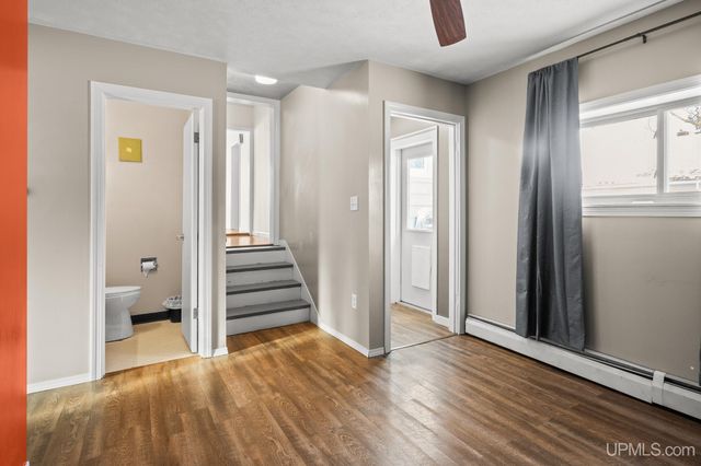 324 Michigan Avenue, Gladstone, MI 49837