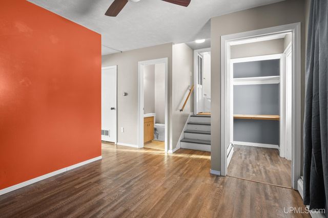 324 Michigan Avenue, Gladstone, MI 49837