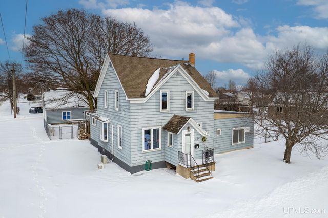 324 Michigan Avenue, Gladstone, MI 49837