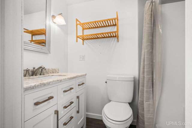 324 Michigan Avenue, Gladstone, MI 49837