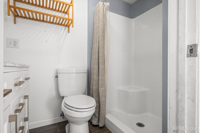 324 Michigan Avenue, Gladstone, MI 49837