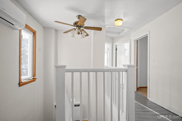 324 Michigan Avenue, Gladstone, MI 49837