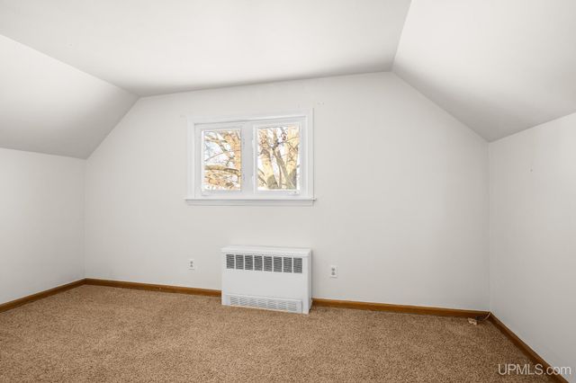 324 Michigan Avenue, Gladstone, MI 49837