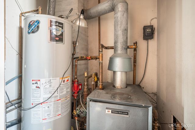 324 Michigan Avenue, Gladstone, MI 49837