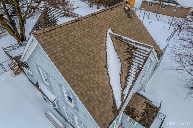 324 Michigan Avenue, Gladstone, MI 49837