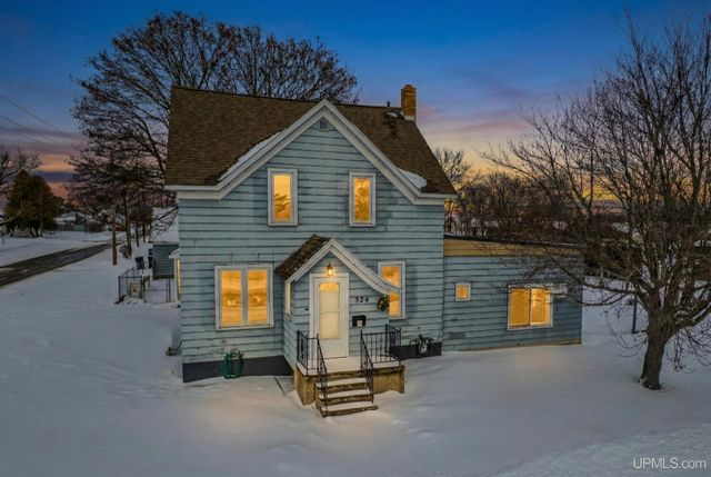 324 Michigan Avenue, Gladstone, MI 49837