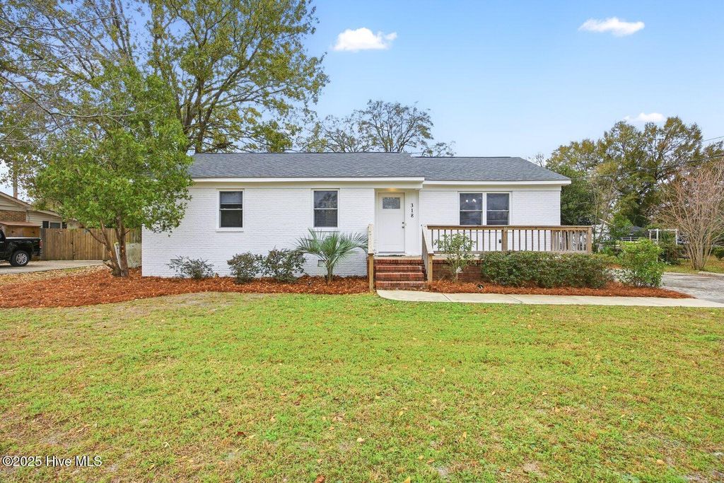 318 N Crestwood Drive, Wilmington, NC 28405