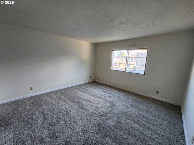 1500 GABRIELA Ct, Salem, OR 97301