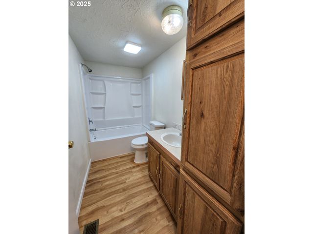 1500 GABRIELA Ct, Salem, OR 97301