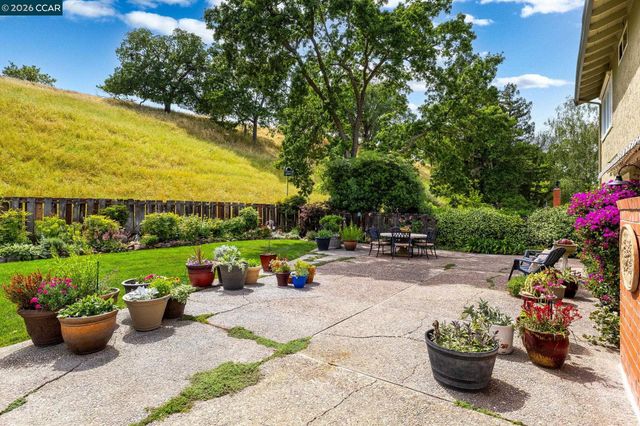 1957 Whitecliff Ct, Walnut Creek, CA 94596