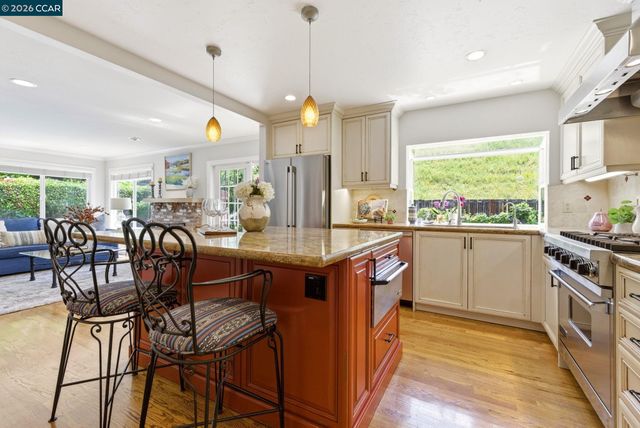 1957 Whitecliff Ct, Walnut Creek, CA 94596