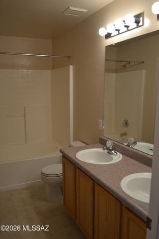 9676 E Paseo Del Tornasol, Tucson, AZ 85747