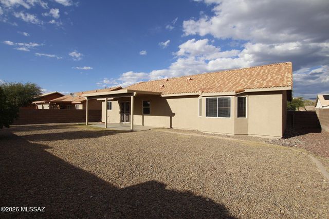 9676 E Paseo Del Tornasol, Tucson, AZ 85747