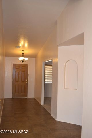 9676 E Paseo Del Tornasol, Tucson, AZ 85747