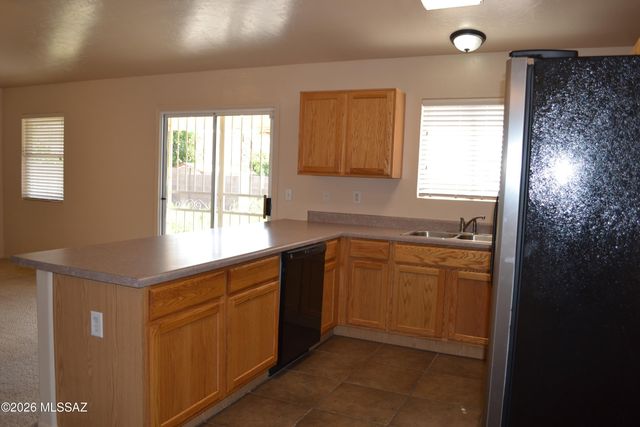 9676 E Paseo Del Tornasol, Tucson, AZ 85747
