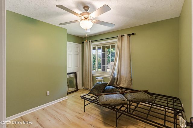 13003 Larkspur Ln, Prospect, KY 40059