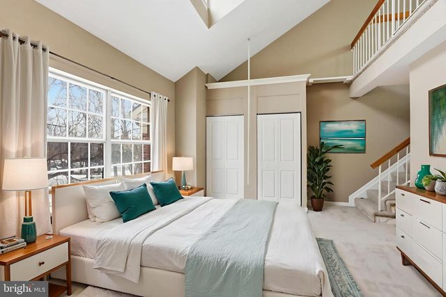 2 VALLEY CROSSING CIR, Cockeysville, MD 21030