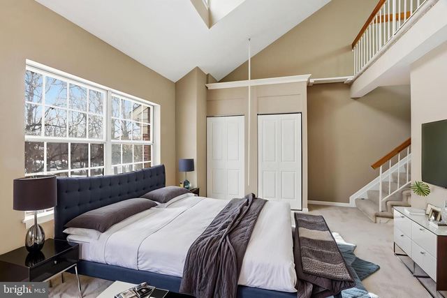 2 VALLEY CROSSING CIR, Cockeysville, MD 21030