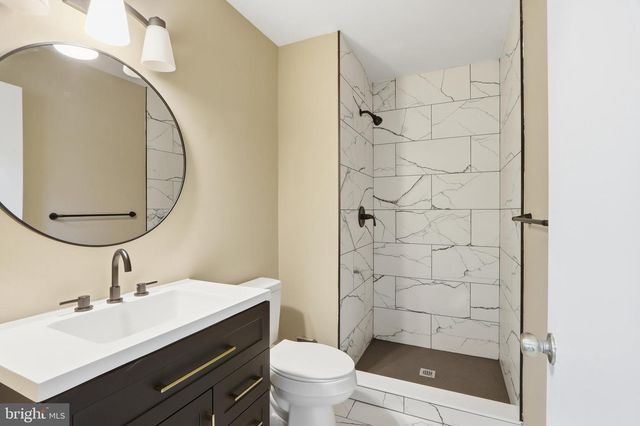 2 VALLEY CROSSING CIR, Cockeysville, MD 21030