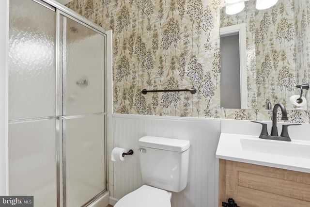 2 VALLEY CROSSING CIR, Cockeysville, MD 21030