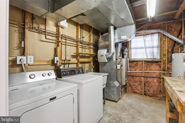 2 VALLEY CROSSING CIR, Cockeysville, MD 21030