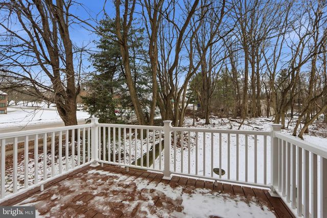 2 VALLEY CROSSING CIR, Cockeysville, MD 21030