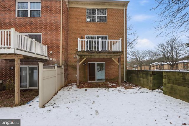 2 VALLEY CROSSING CIR, Cockeysville, MD 21030