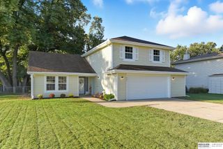 907 Vannornam Place, Bellevue, NE 68005