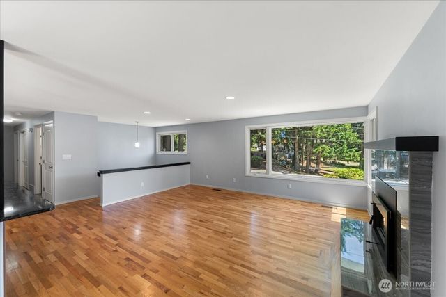 15811 205th Avenue SE, Renton, WA 98059