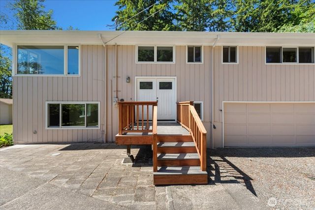 15811 205th Avenue SE, Renton, WA 98059