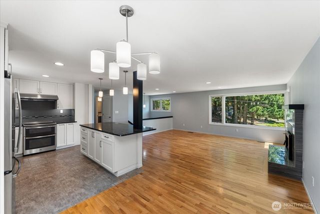 15811 205th Avenue SE, Renton, WA 98059
