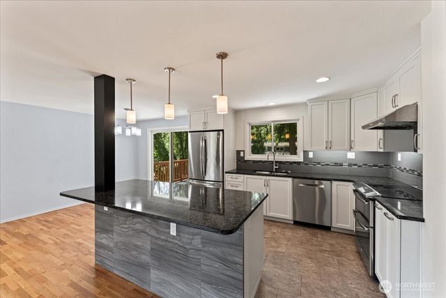 15811 205th Avenue SE, Renton, WA 98059