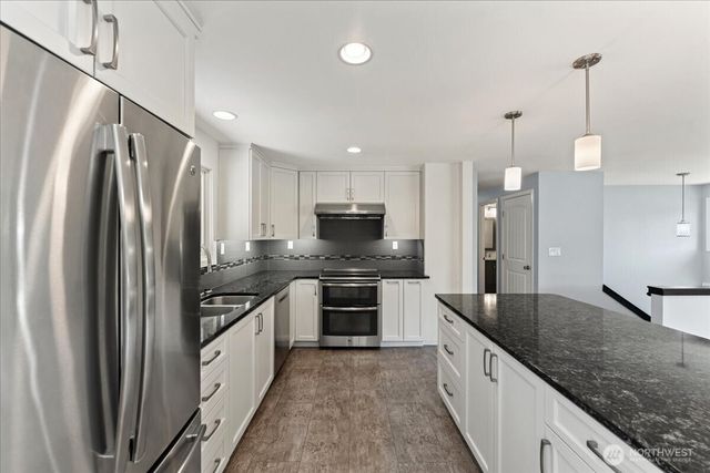 15811 205th Avenue SE, Renton, WA 98059