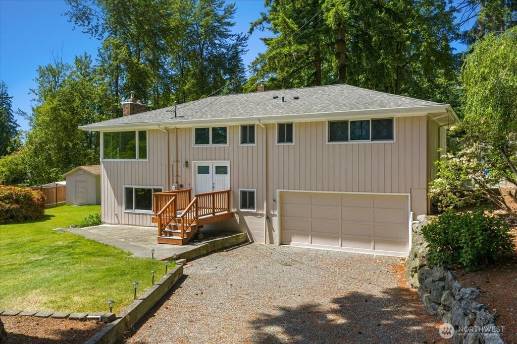15811 205th Avenue SE, Renton, WA 98059